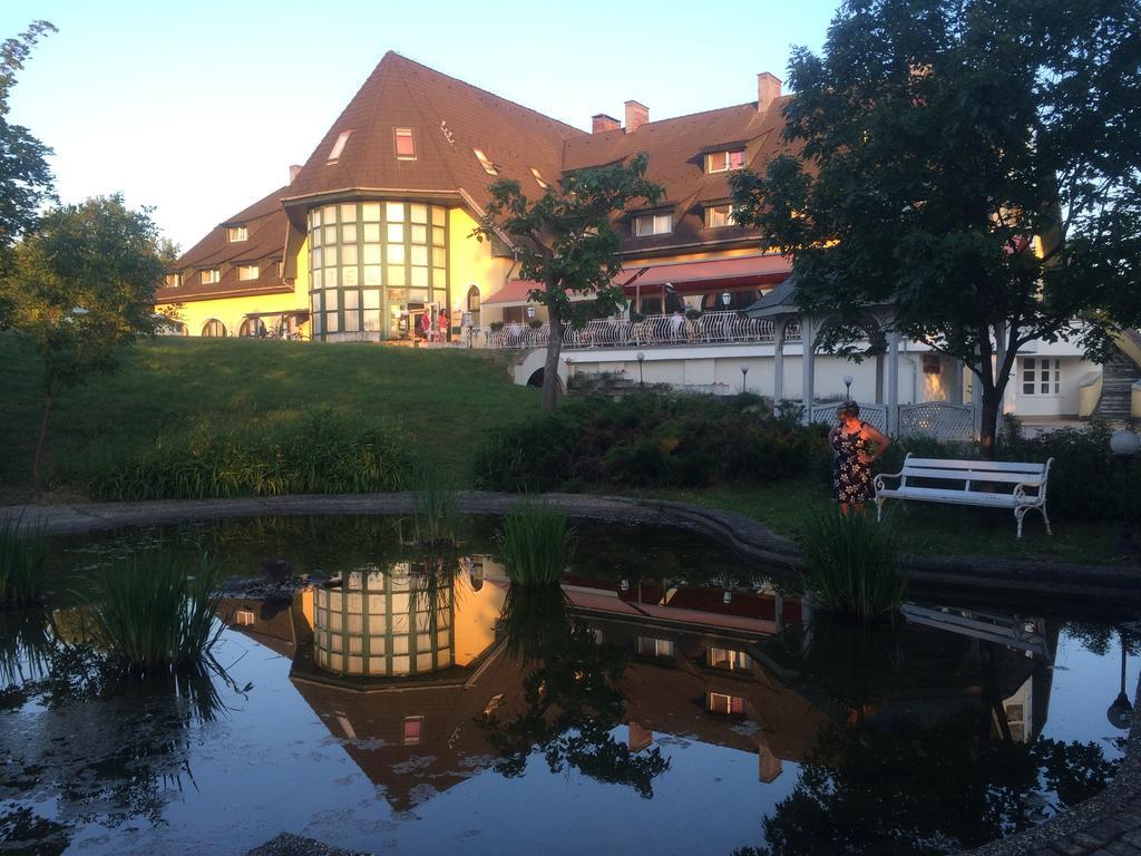 Hotel Familia ซามาร์ดี ภายนอก รูปภาพ